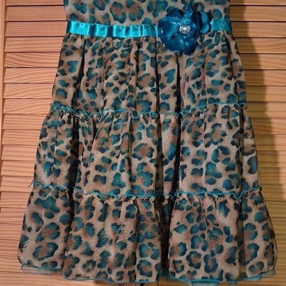 Youngland Dress - Picture 7 of 8